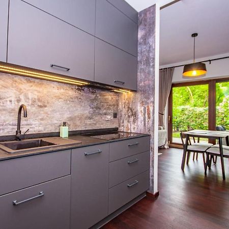 Inpoint 2-Bedrooms Apartment With Private Garden And Free Parking Krakow Luaran gambar