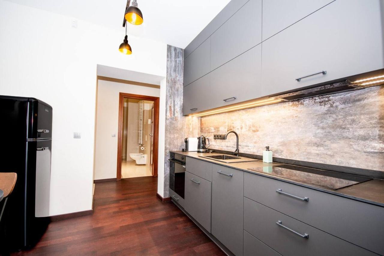Inpoint 2-Bedrooms Apartment With Private Garden And Free Parking Krakow Luaran gambar