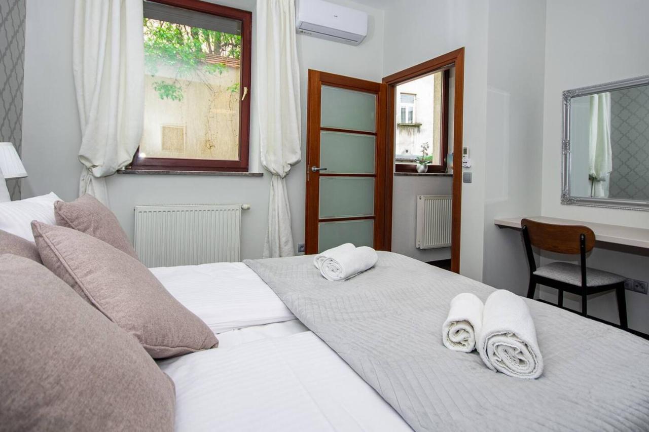Inpoint 2-Bedrooms Apartment With Private Garden And Free Parking Krakow Luaran gambar